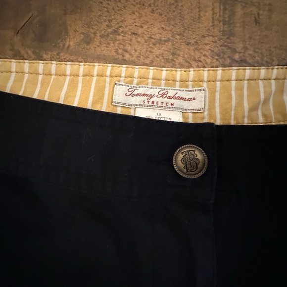 Tommy Bahama Women’s Black Bermuda Shorts - Size 16 - Picture 5 of 5